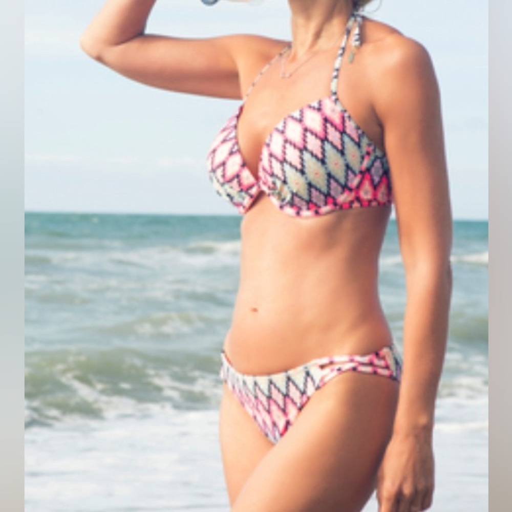 Victoria Secret bikini - Picture 2 of 8